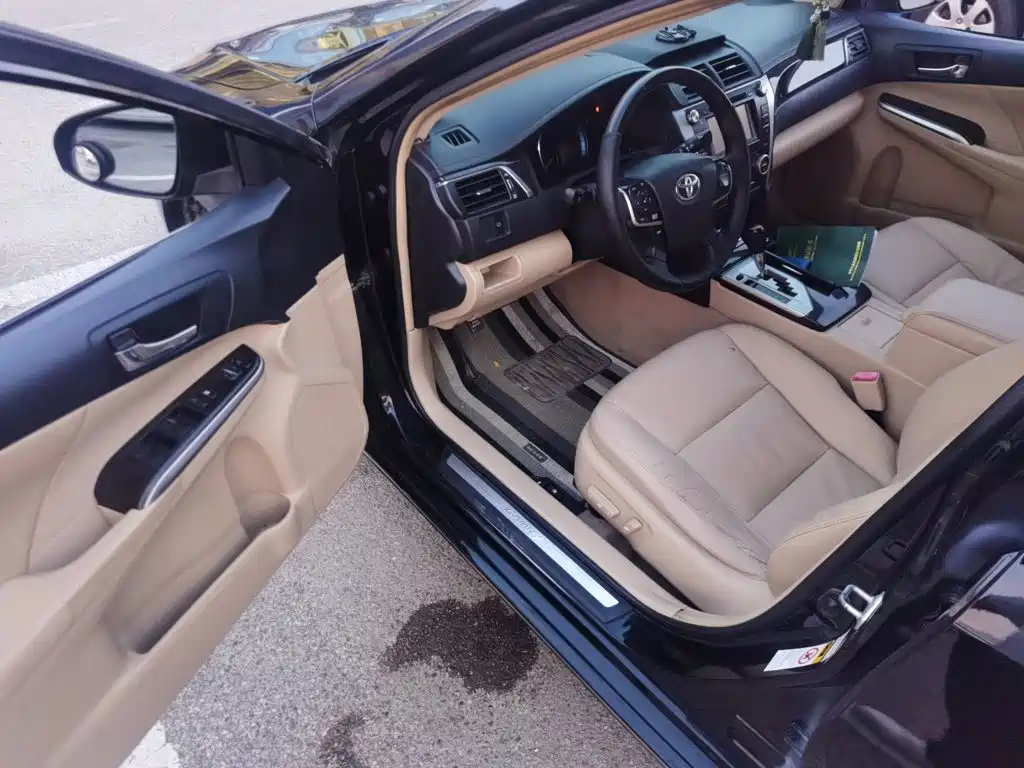 Toyota Camry 2014 — фото 14
