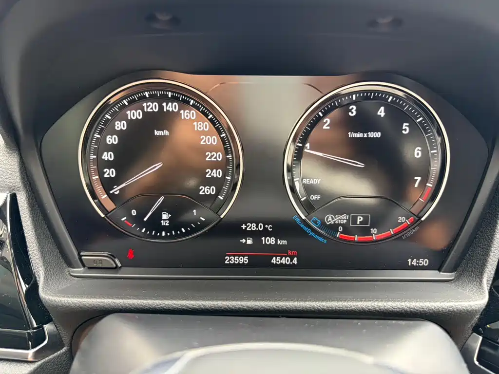 BMW 1 Series 2022 — фото 12