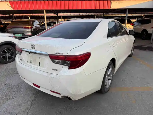 Toyota Reiz 2013