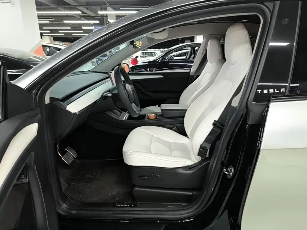 Tesla Model Y 2023 — фото 15
