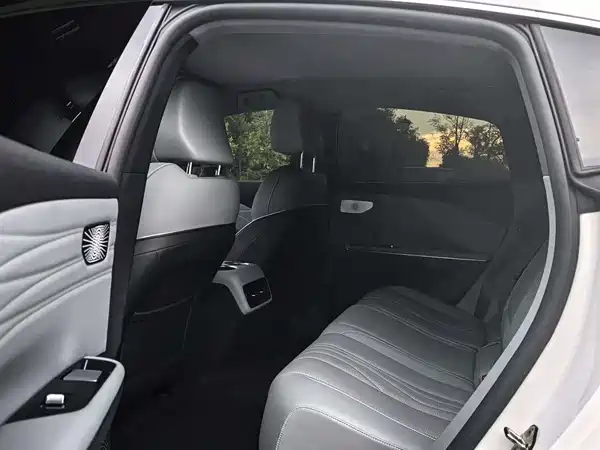 Geely Galaxy E8 2024