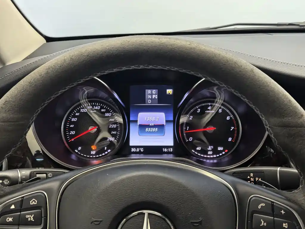 Mercedes-Benz V-Class 2020 — фото 19