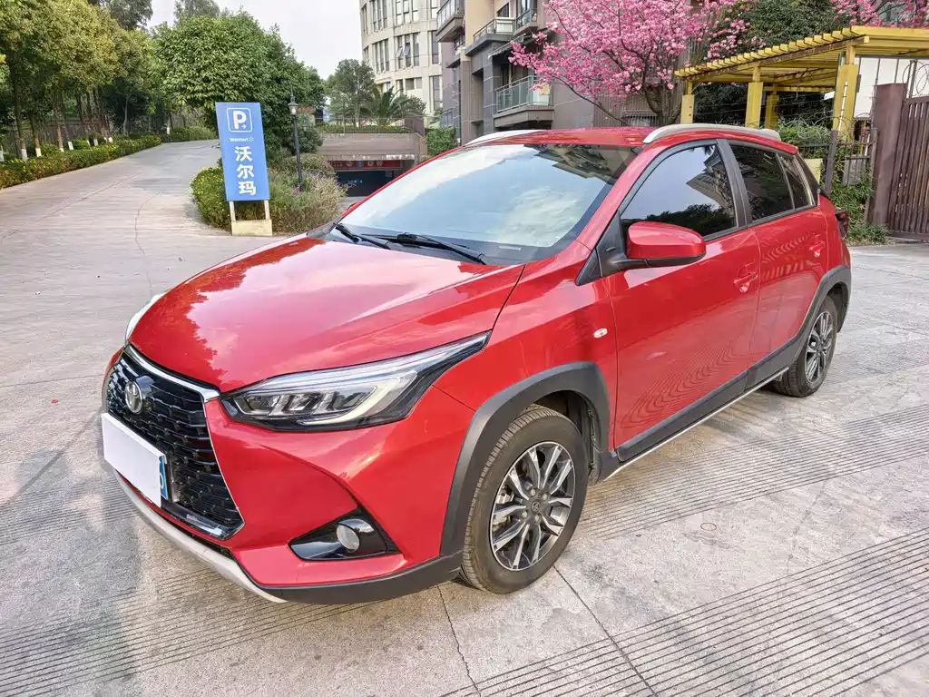 Toyota Yaris L 2022 — фото 2