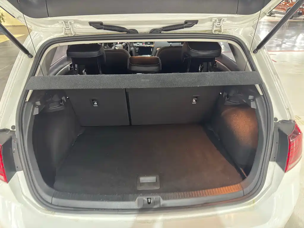 Volkswagen Golf Pure Electric 2020 — фото 23