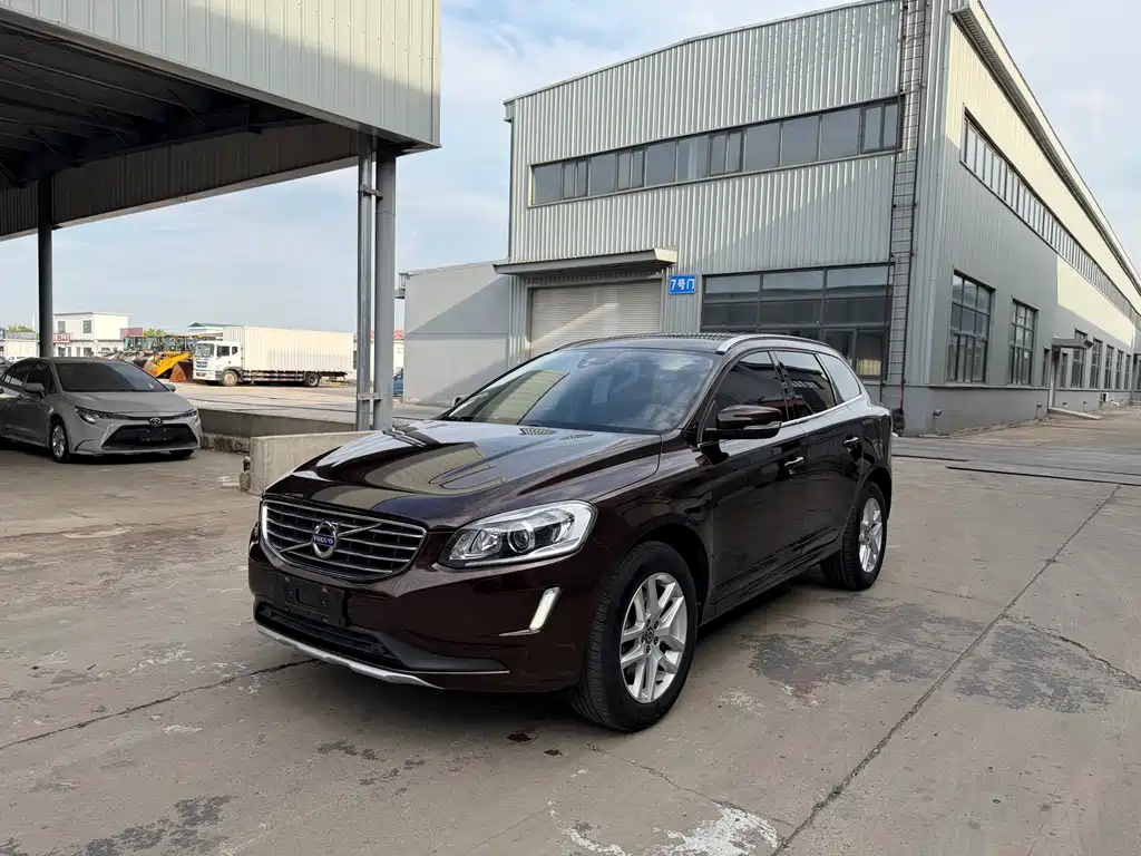 Volvo XC60 2017 — фото 1