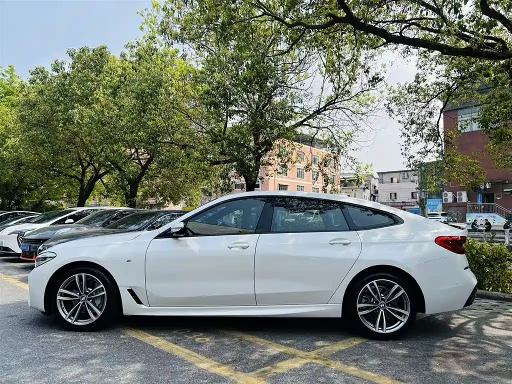BMW 6 Series GT 2020 — фото 24