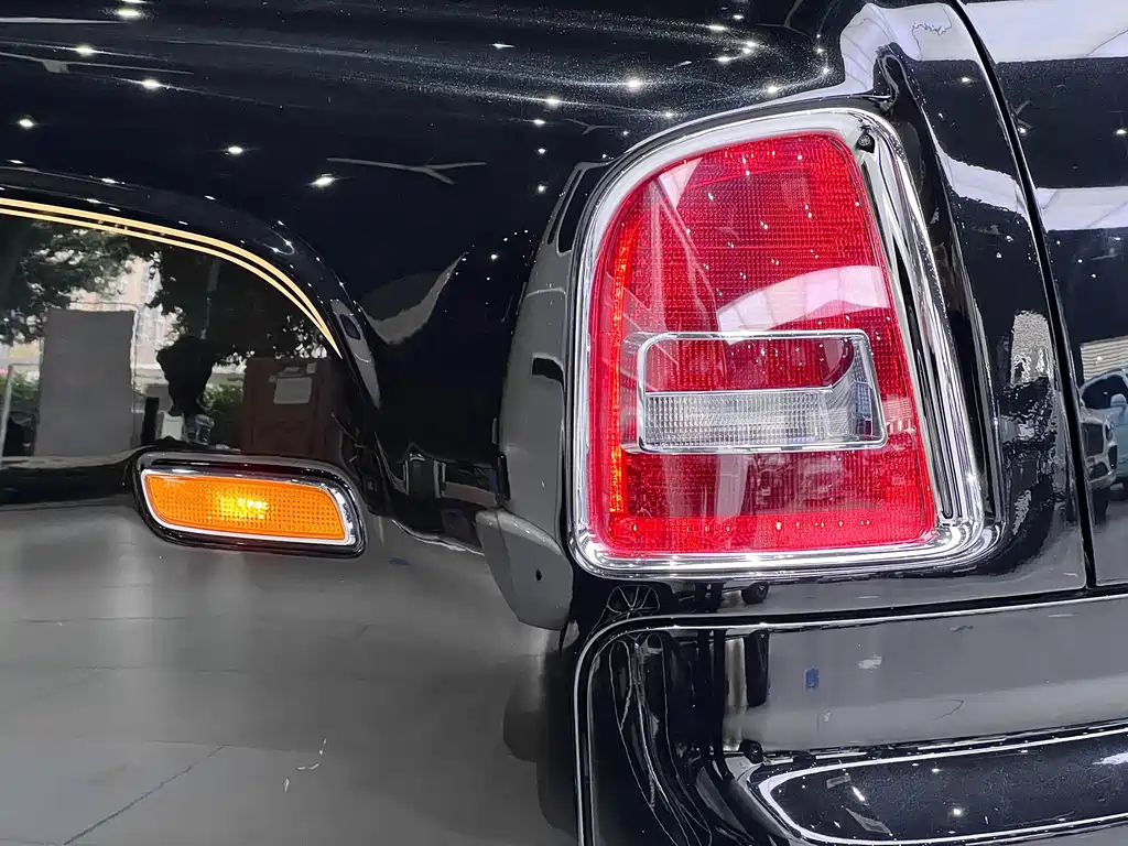 Rolls-Royce Phantom 2011 — фото 17