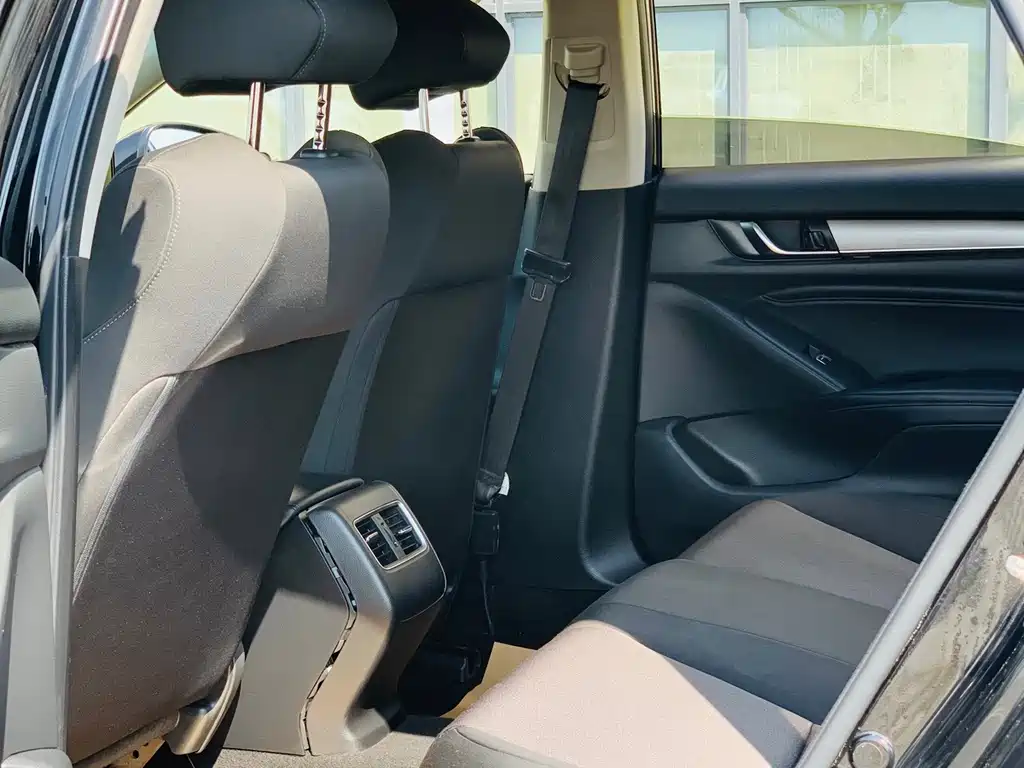 Honda Accord 2019 — фото 14