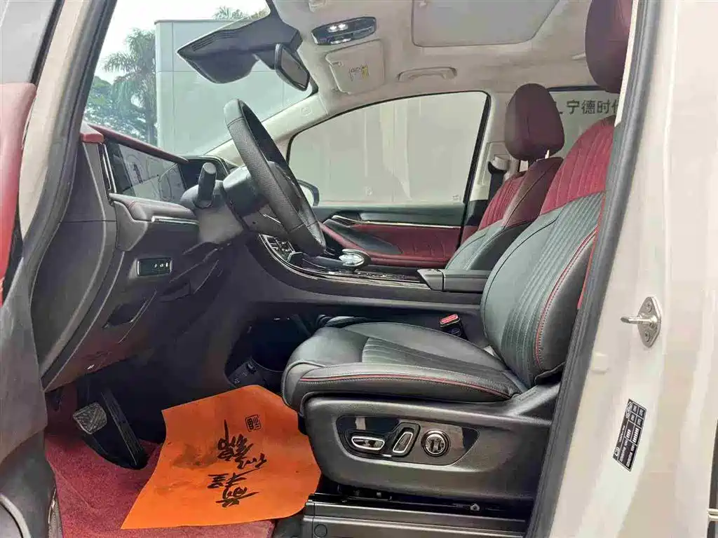 GAC Motor Trumpchi E9 2024 — фото 2