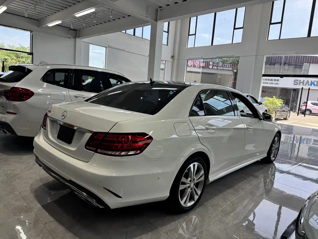 Mercedes-Benz E-Class 2015 — фото 11