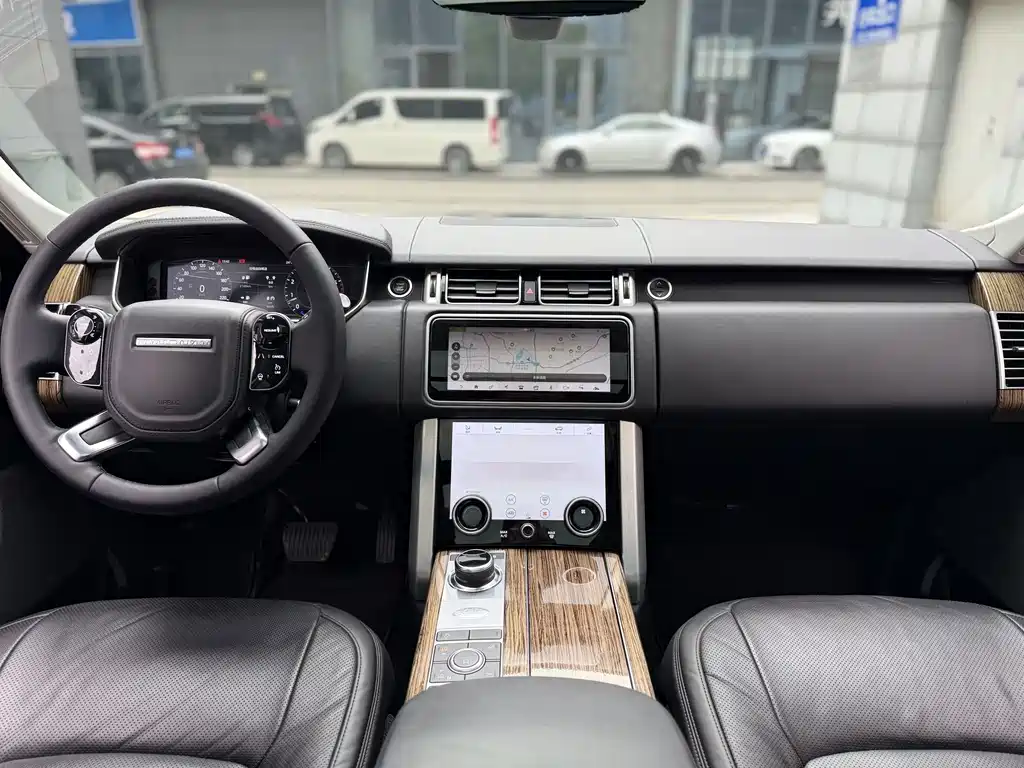 Land Rover Range Rover 2020 — фото 20