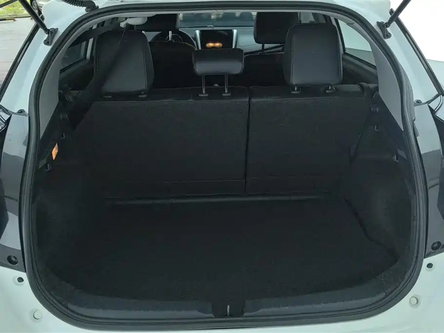 Toyota Yaris L 2022 — фото 4