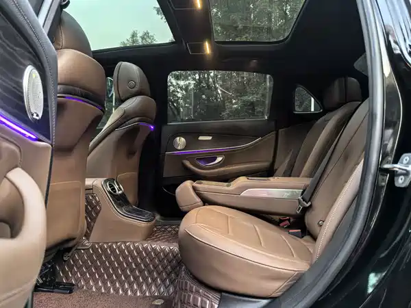Mercedes-Benz E-Class 2022