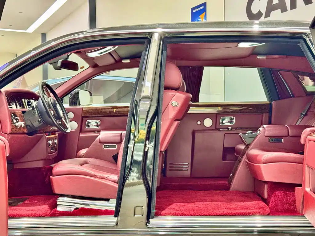 Rolls-Royce Phantom 2011 — фото 21