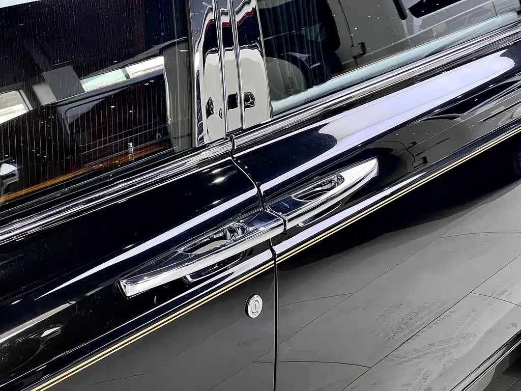 Rolls-Royce Phantom 2011 — фото 15