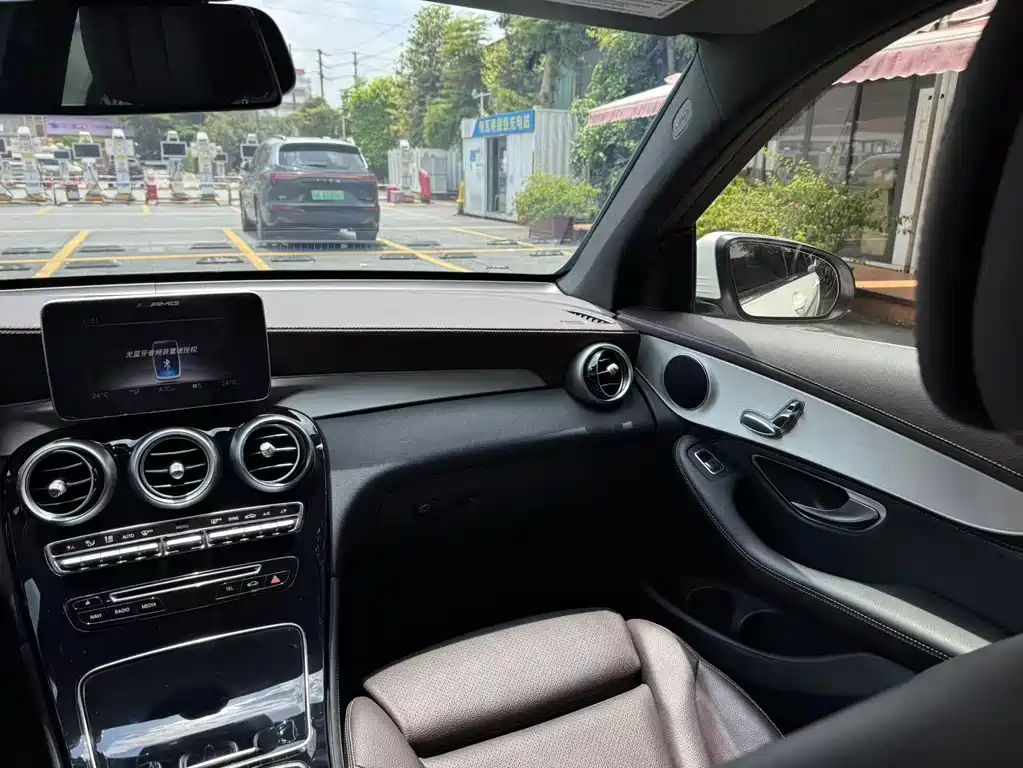 Mercedes-Benz GLC 2019 — фото 12