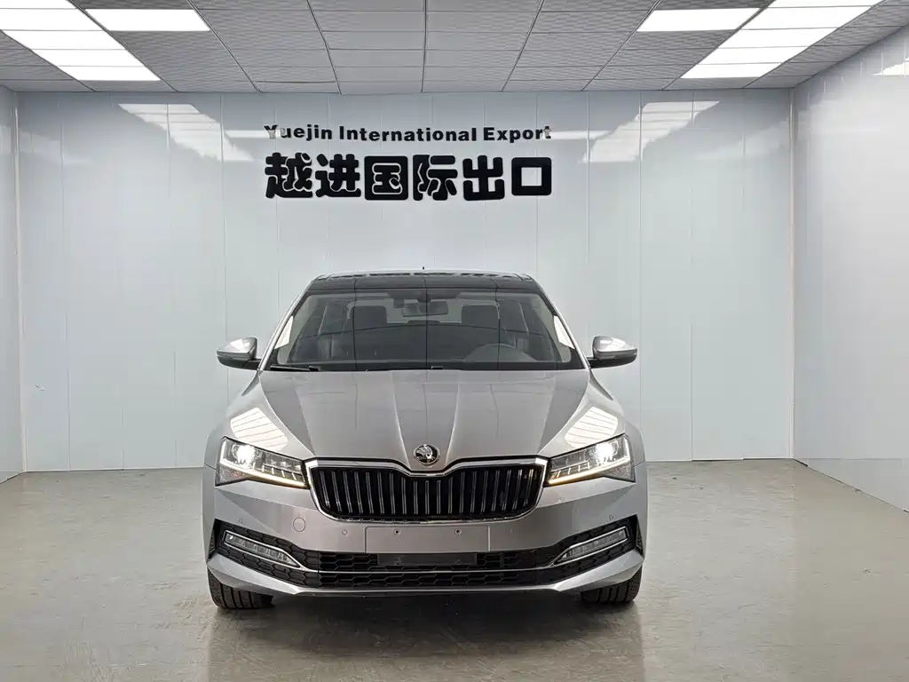 Skoda Superb 2023 — фото 2