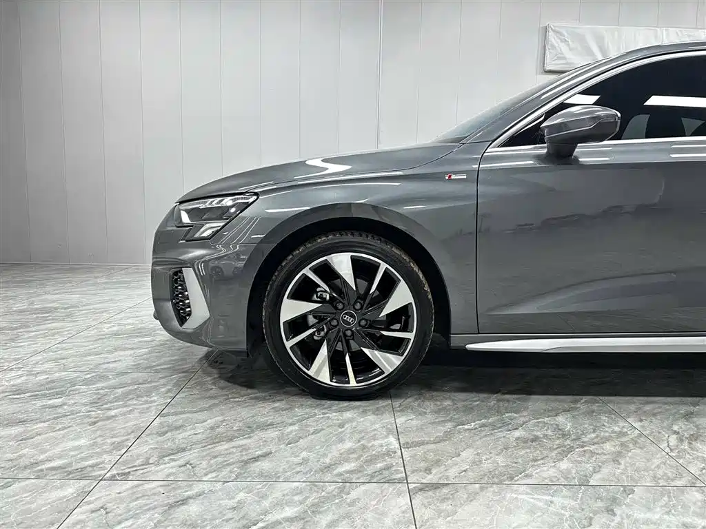 Audi A3 2023 — фото 8