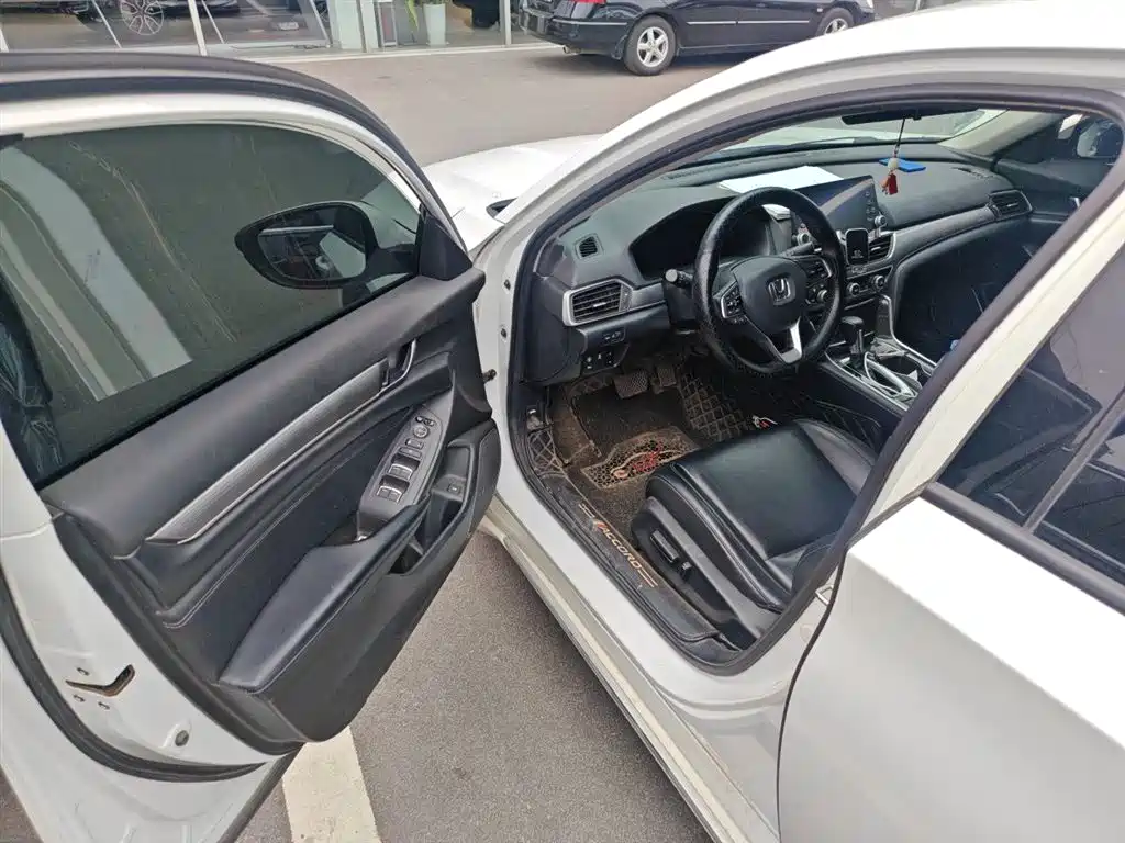 Honda Accord 2020 — фото 14