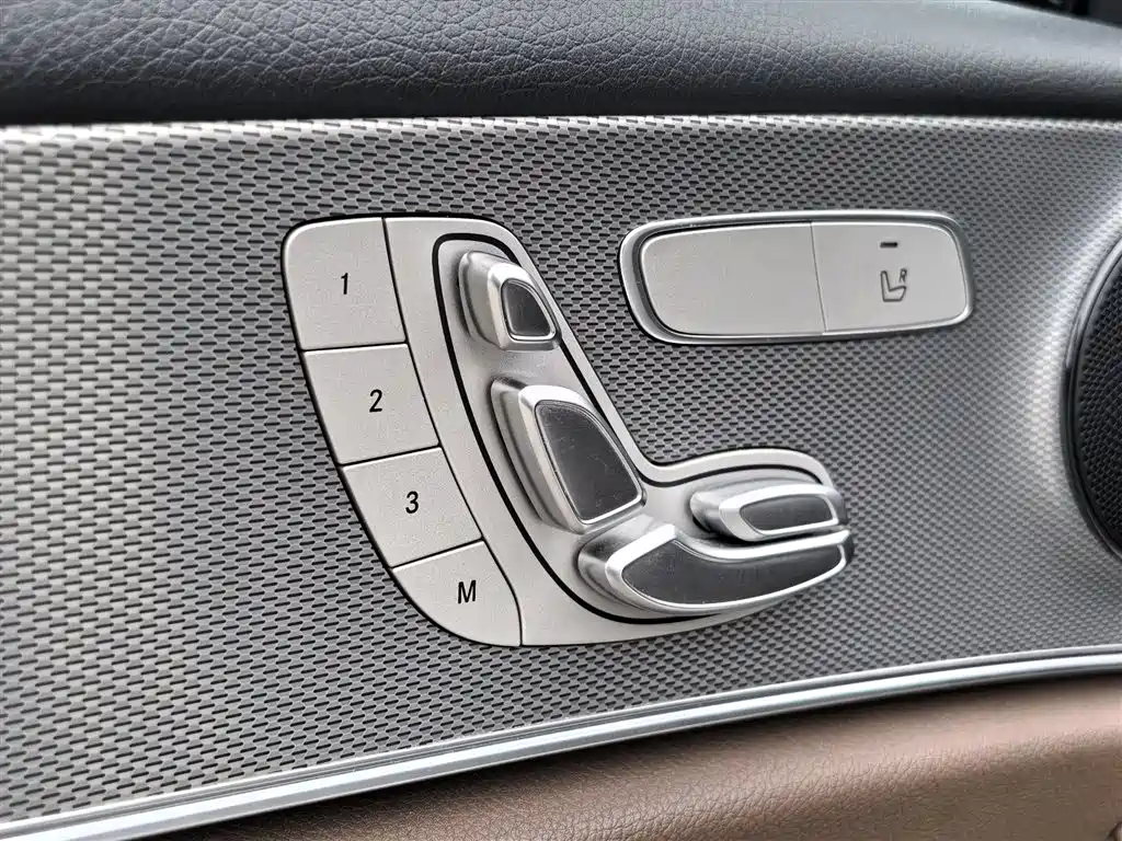 Mercedes-Benz E-Class 2020 — фото 19