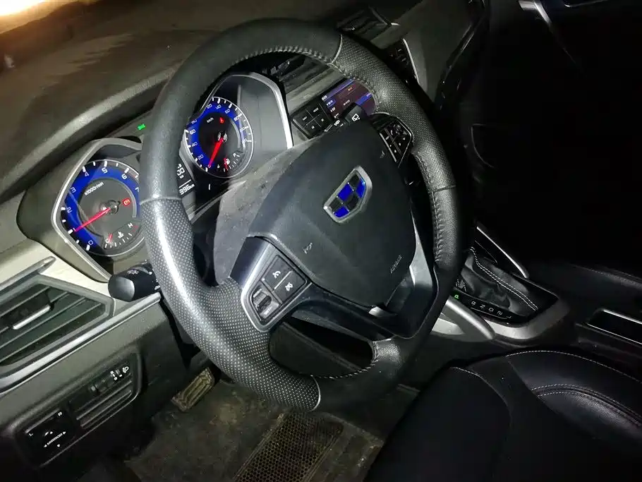 Geely Vision X3 2018 — фото 15