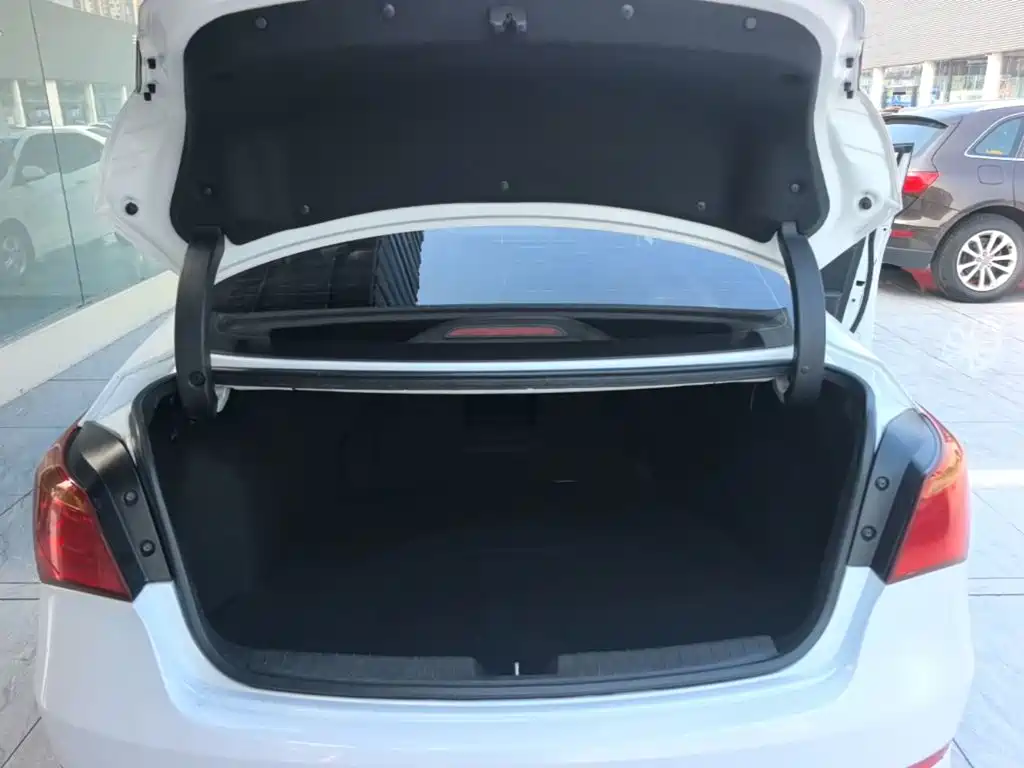 Hyundai Mistra 2015 — фото 19