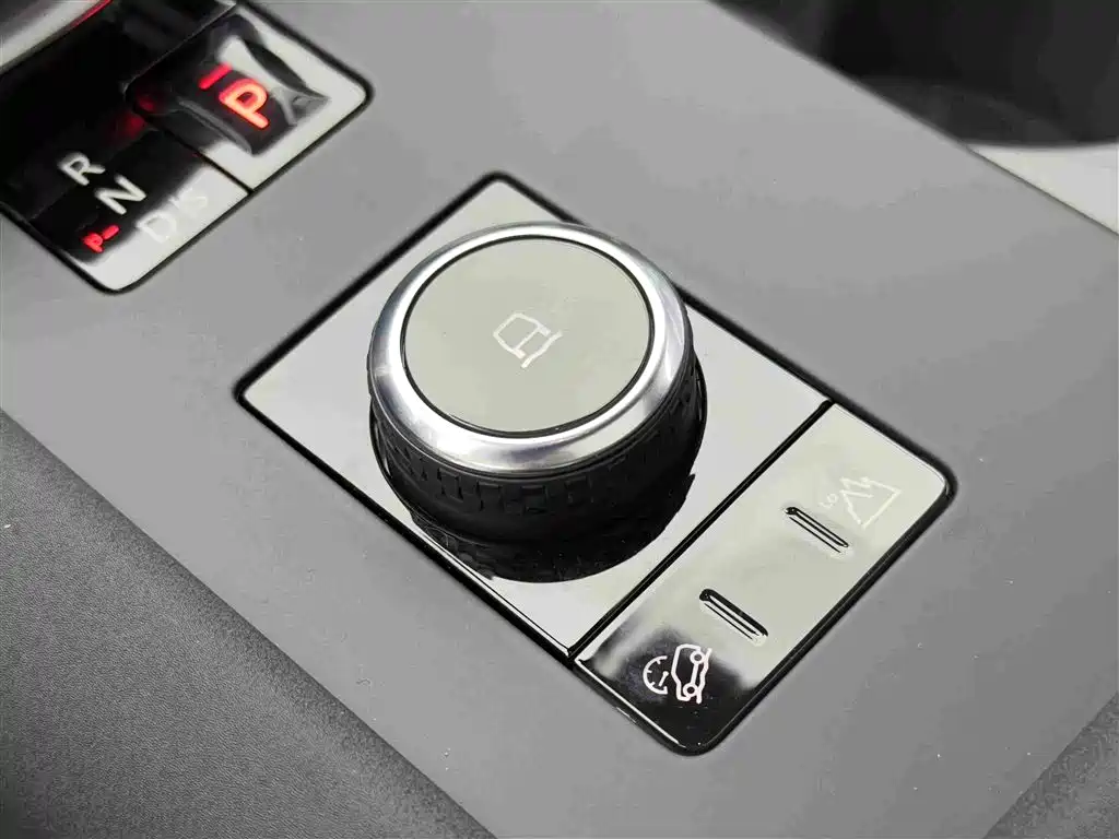 Land Rover Discovery 2026 — фото 15