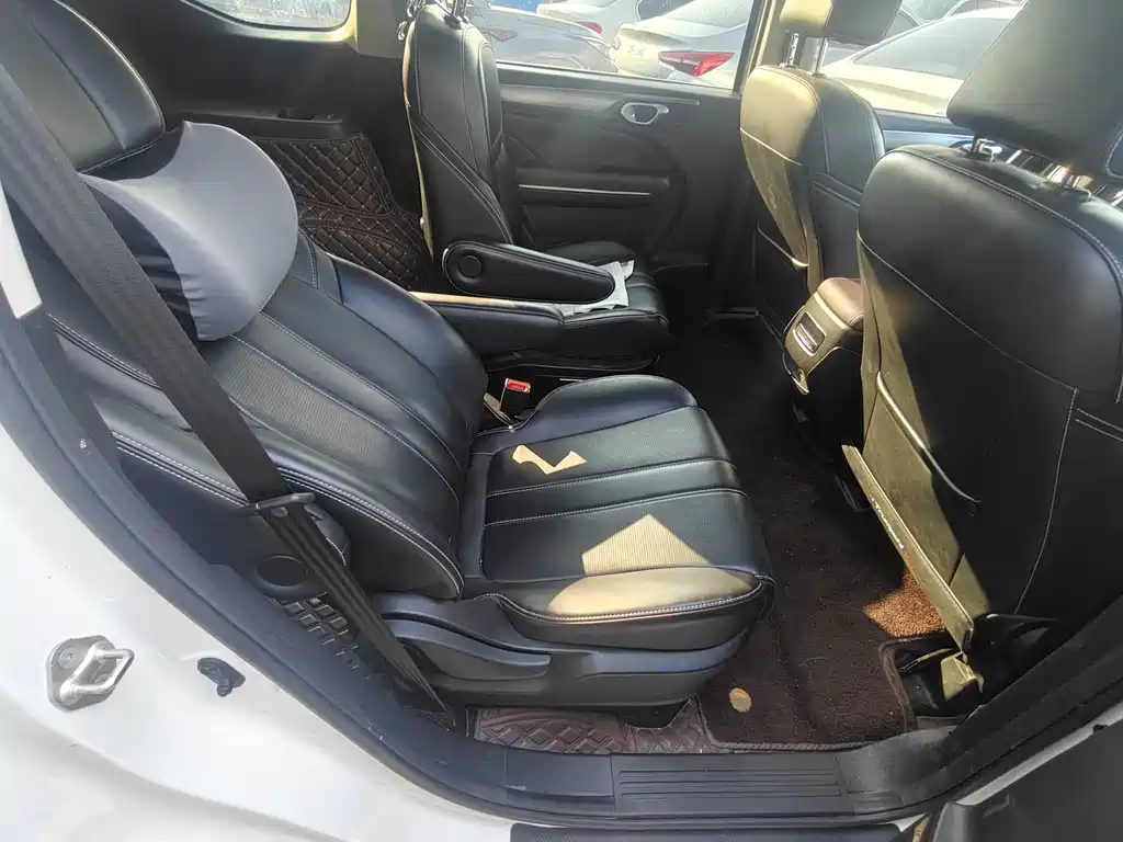 GAC Trumpchi M6 2023 — фото 8