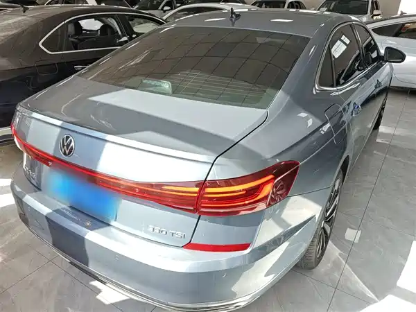 Volkswagen Passat 2022