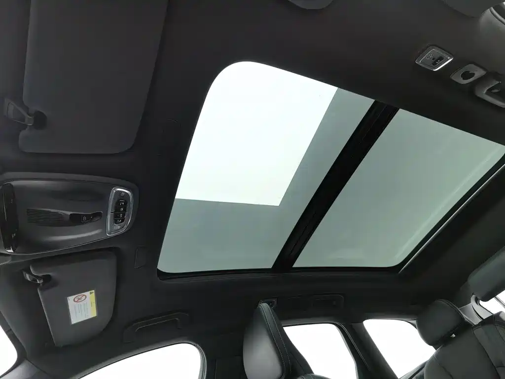 Volvo XC60 2021 — фото 14