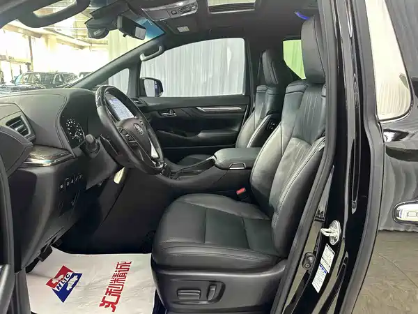 Toyota Vellfire 2023