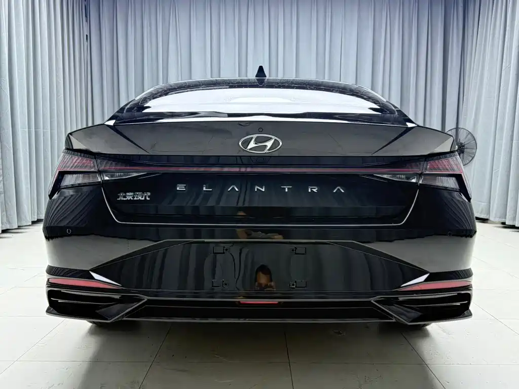 Hyundai Elantra 2022