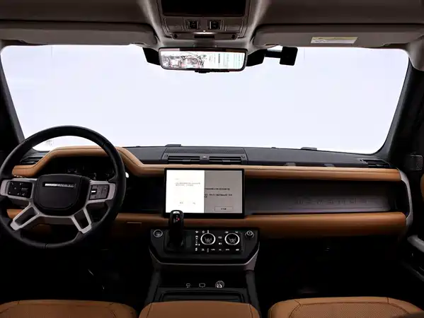Land Rover Defender 2023