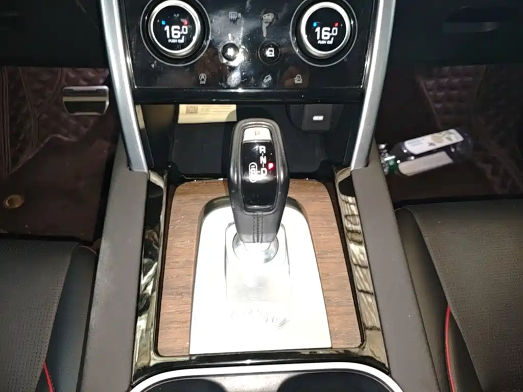 Land Rover Discovery Sport 2022 — фото 14
