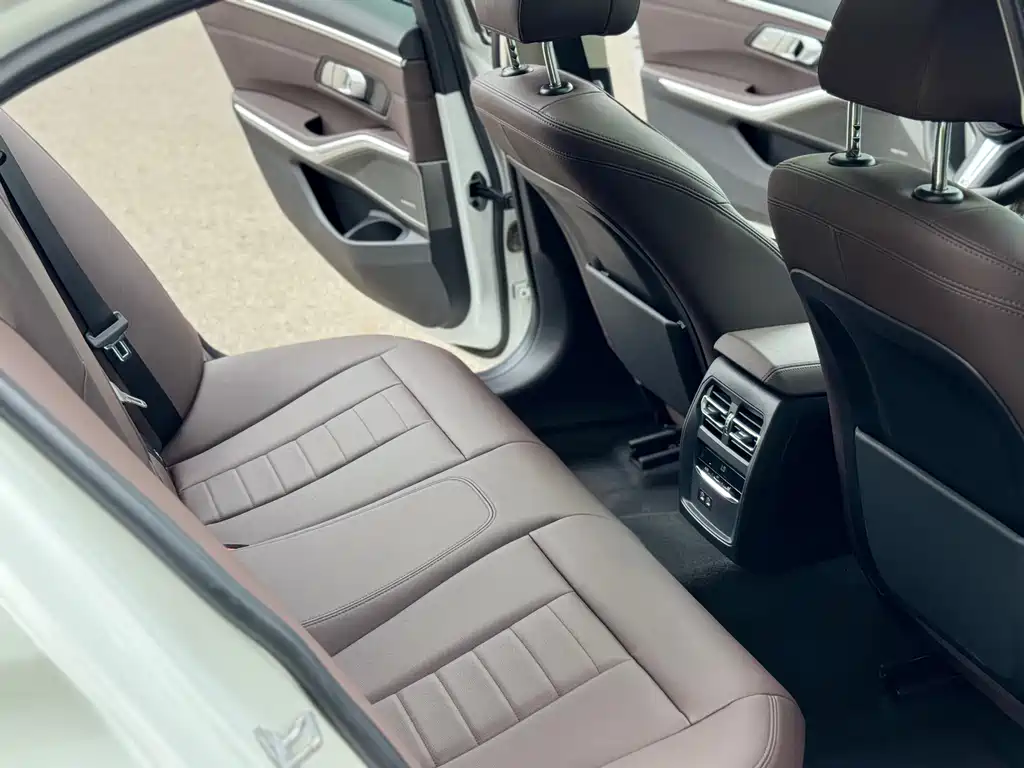 BMW 3 Series 2020 — фото 18