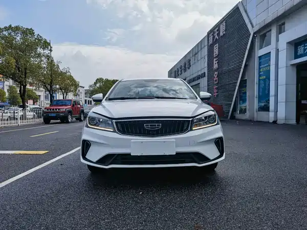 Geely Emgrand 2021