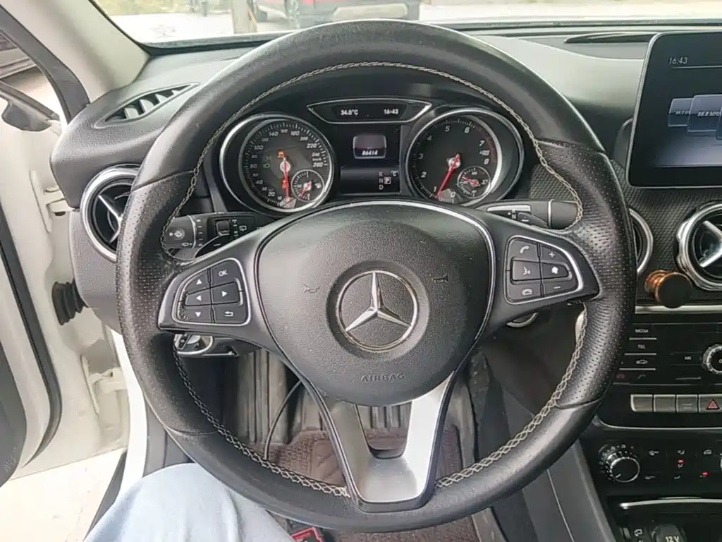 Mercedes-Benz GLA 2018 — фото 11