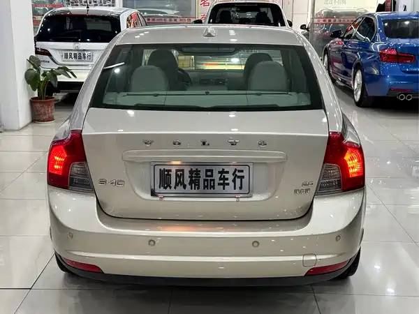Volvo S40 2012
