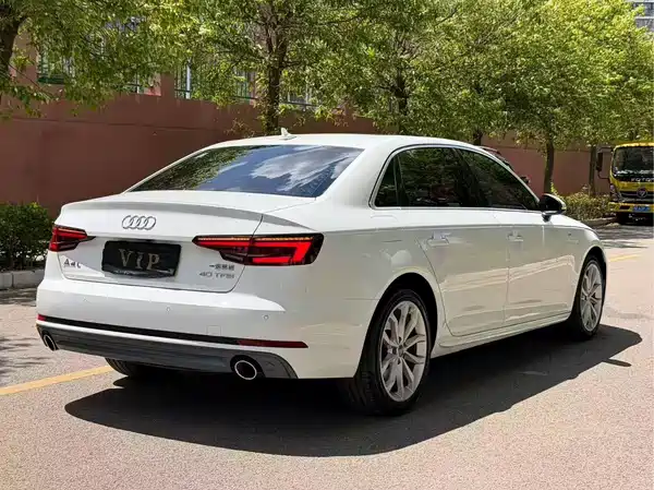 Audi A4L 2018