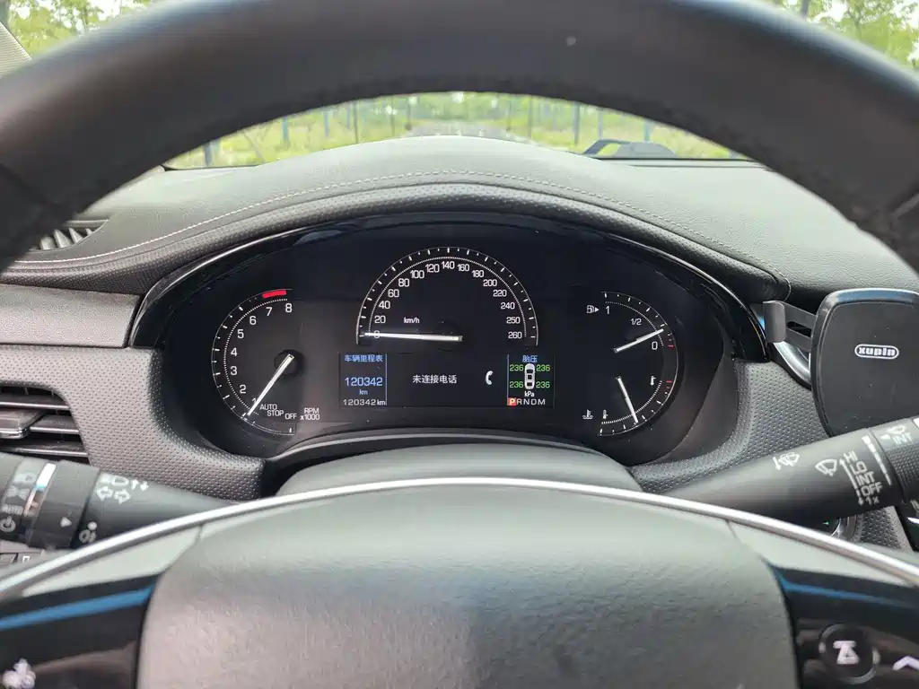 Cadillac XTS 2018 — фото 15