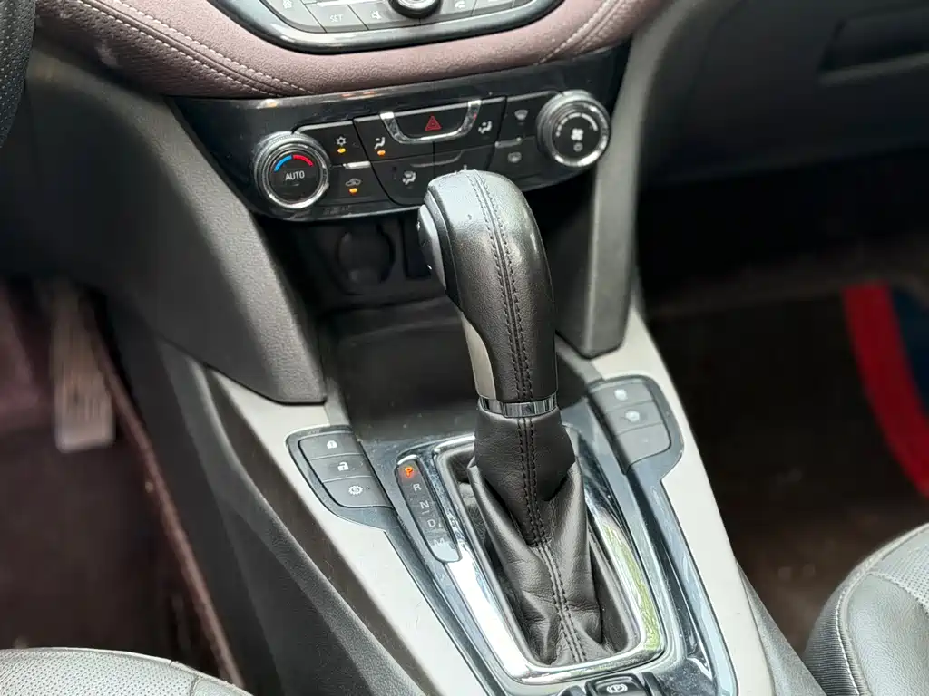 Chevrolet Malibu 2018 — фото 14