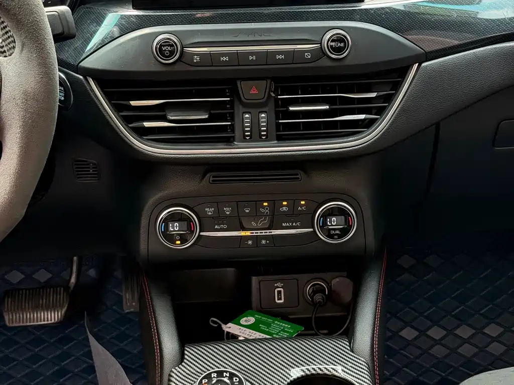 Ford Focus 2020 — фото 14
