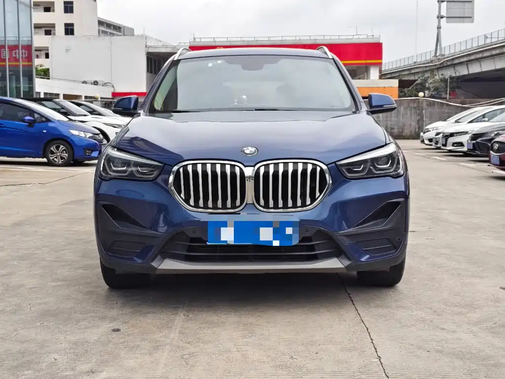 BMW X1 2021 — фото 8