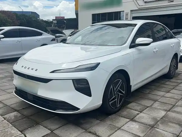Roewe D6 2025