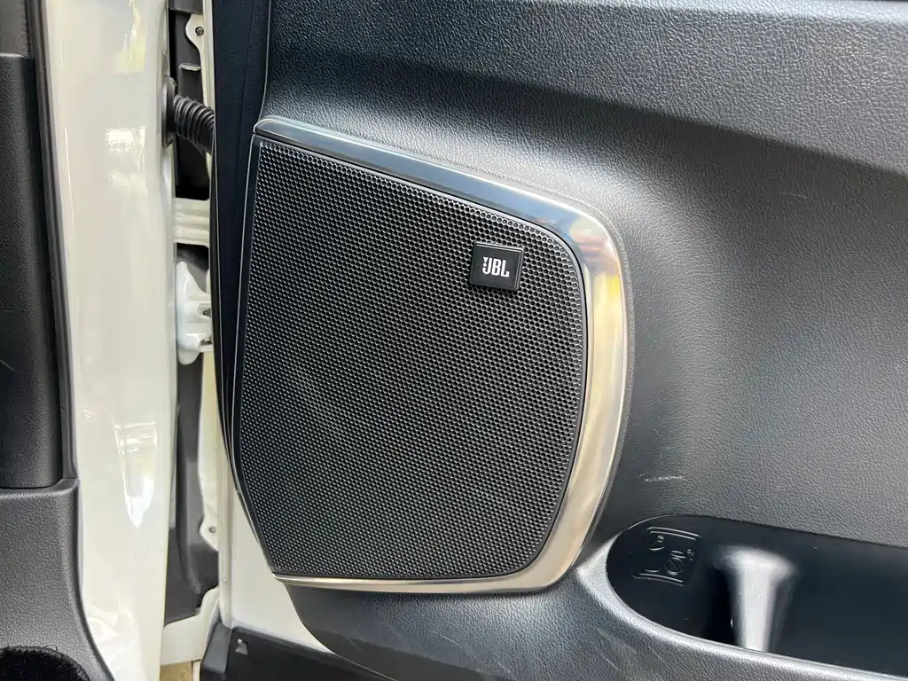 Toyota Alphard 2025 — фото 24
