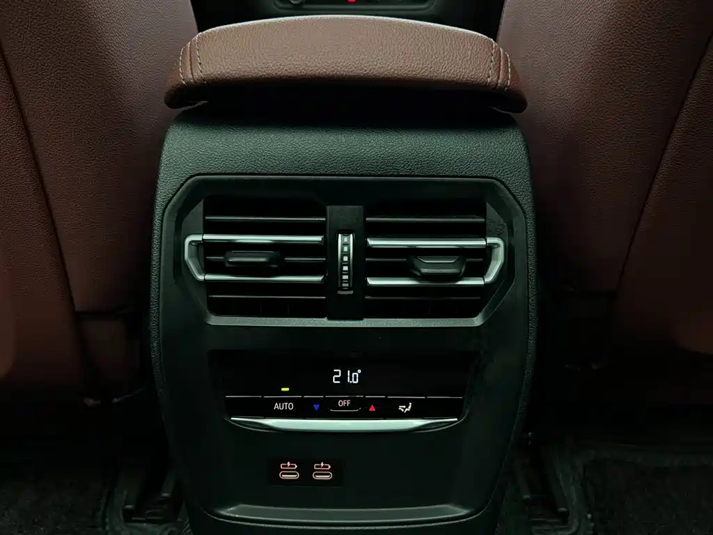 BMW 3 Series 2022 — фото 17
