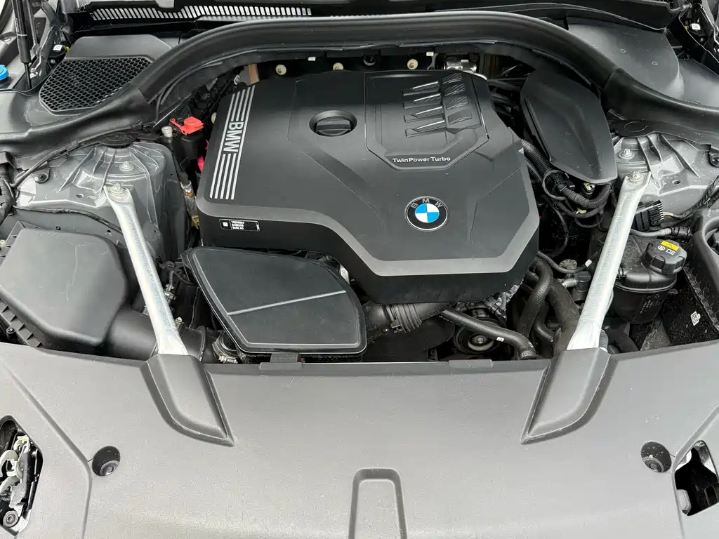 BMW 6 Series GT 2023 — фото 26