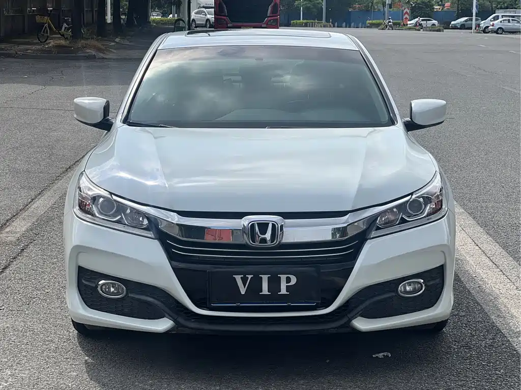 Honda Accord 2018 — фото 2