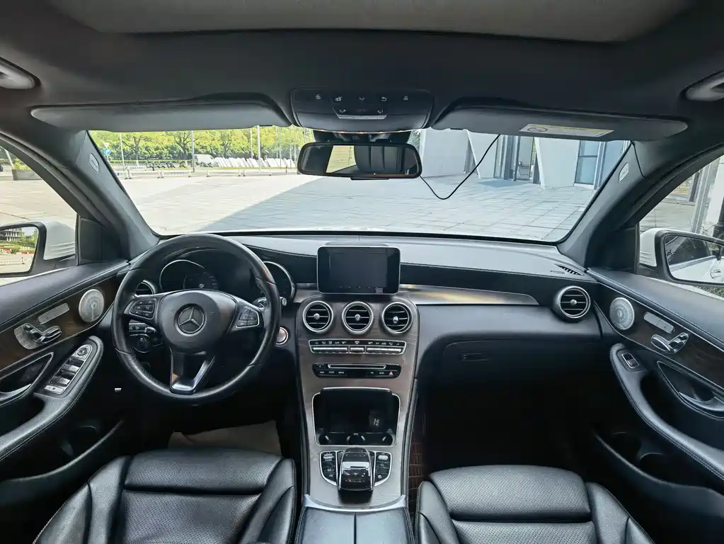 Mercedes-Benz GLC 2019 — фото 12