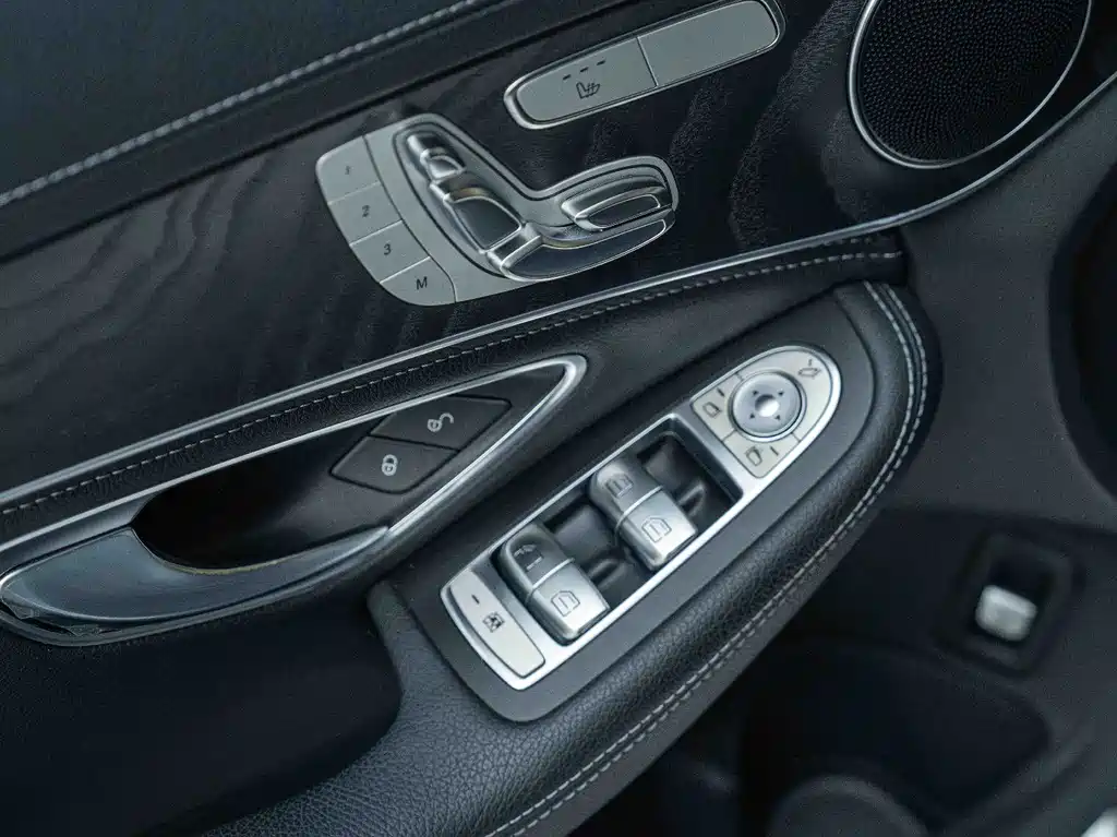 Mercedes-Benz C-Class 2019 — фото 15